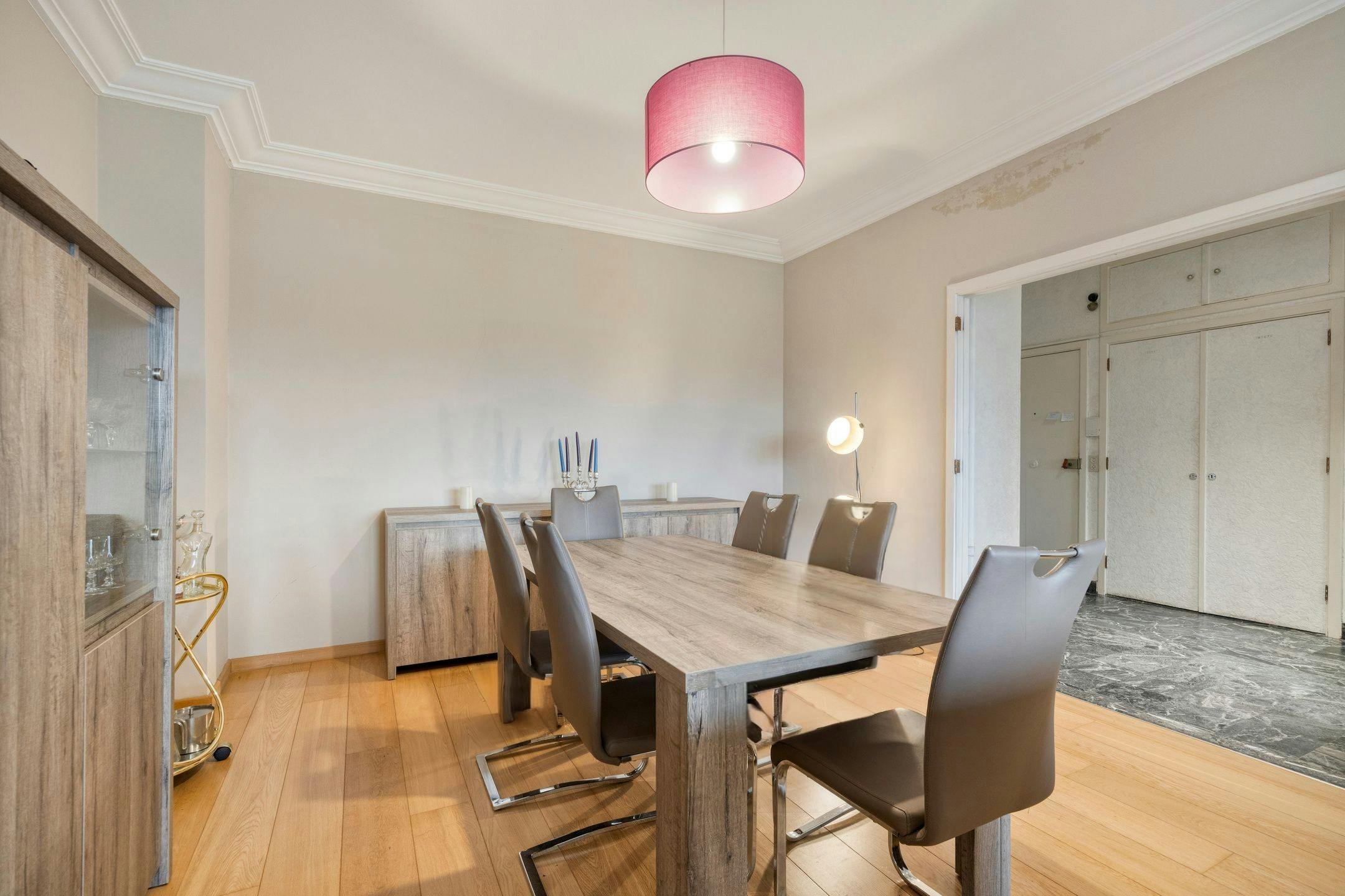 Appartement met 2 slaapkamers en terras te koop in Antwerpen foto 4