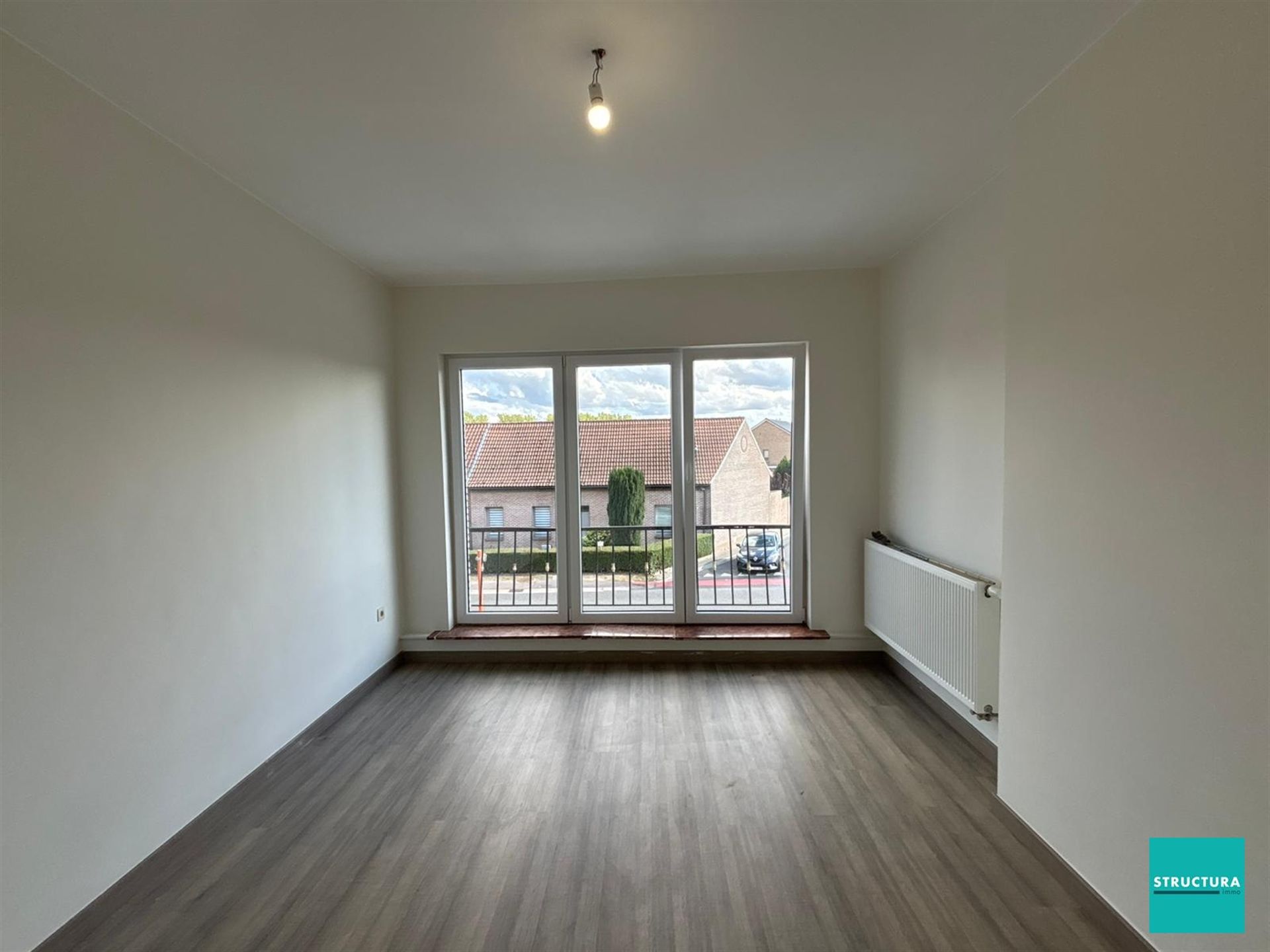 Volledig gerenoveerde, ruime woning met vlotte bereikbaarheid! foto 16