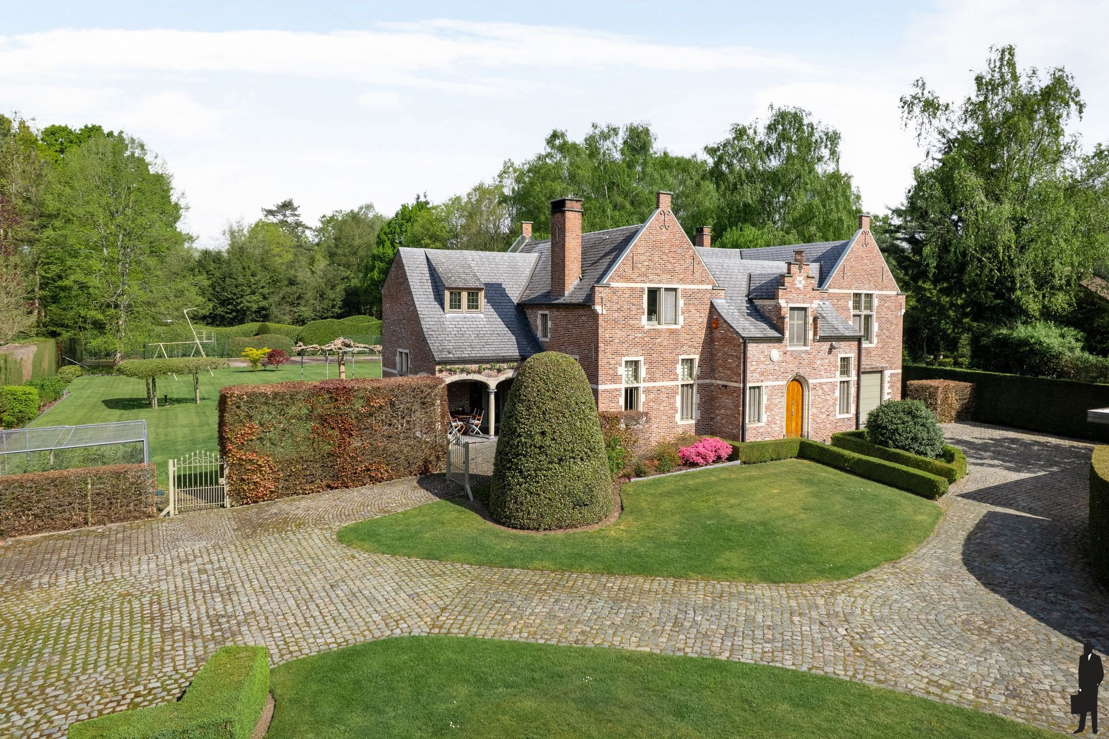 Exclusieve villa met conciërgewoning op 4.102m² foto 2