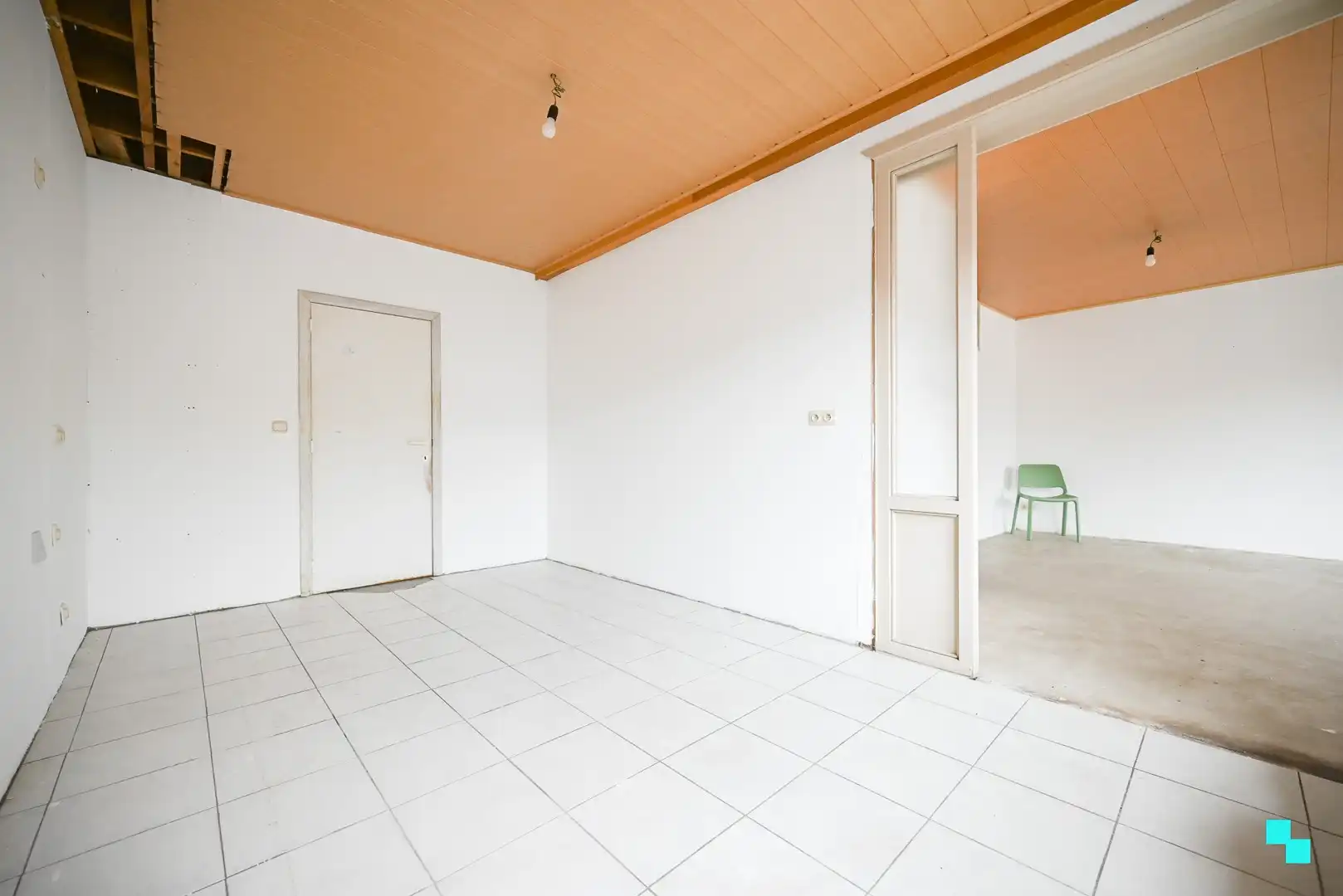 Bedrijfsgebouw met bovenliggend appartement te Sint-Eloois-Winkel foto 15