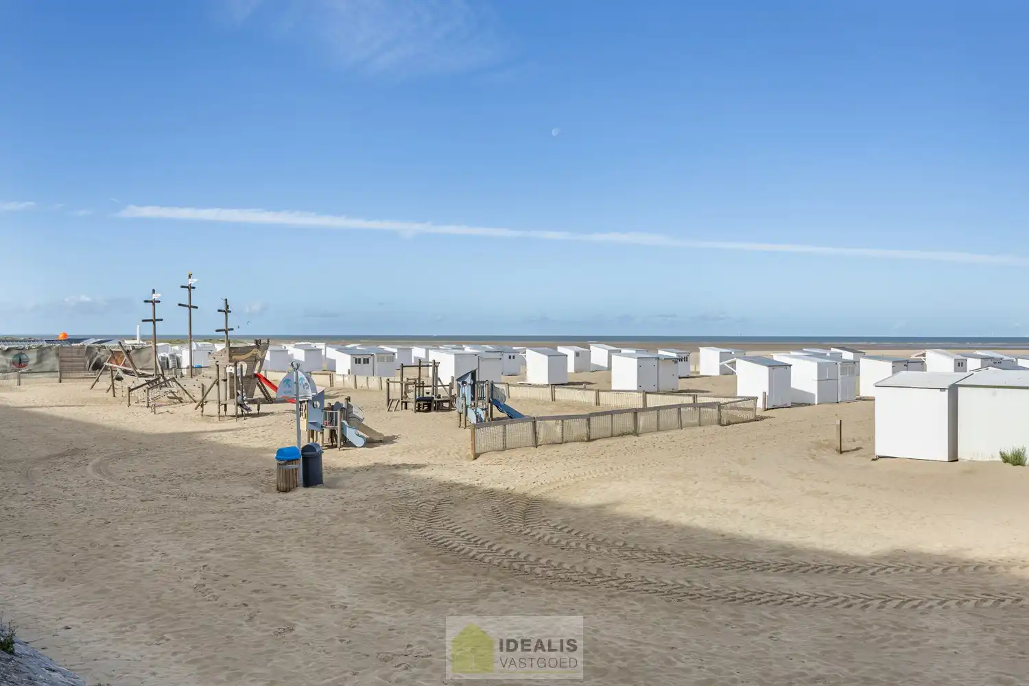 IDEALIS VASTGOED - HEERLIJK GELIJKVLOERS VAKANTIE-APPARTEMENT TE ZEEBRUGGE-BAD OP WANDELAFSTAND VAN HET STRAND EN DE DUINEN! EEN FIJNE PLEK BESTAANDE UIT EEN LICHTRIJKE LEEFRUIMTE MET OPEN KEUKEN EN BERGING, 1 RUIME SLAAPKAMER, 1 INPANDIGE KINDERKAMER, EEN EXTRA RUIM TERRAS EN EEN GOED TOEGANKELIJKE ONDERGRONDSE PARKEERPLAATS (AUTOLIFT) EN KELDERBERGING! foto 41