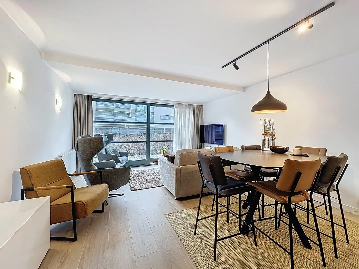 Recent gerenoveerd appartement, rustig gelegen en toch vlak bij de Zeedijk. foto 2