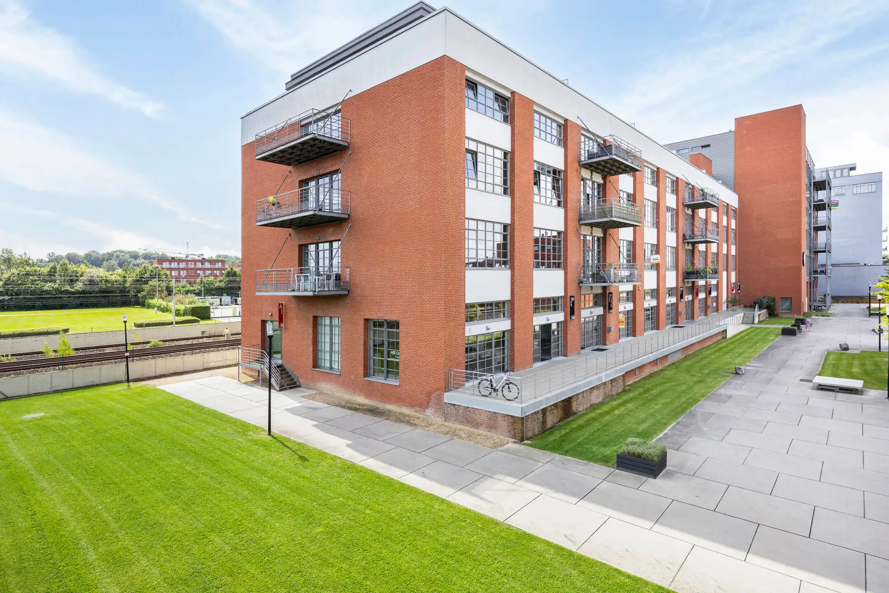 Ondernemen in de voormalige Henkelfabriek te Herent foto {{pictureIndex}}