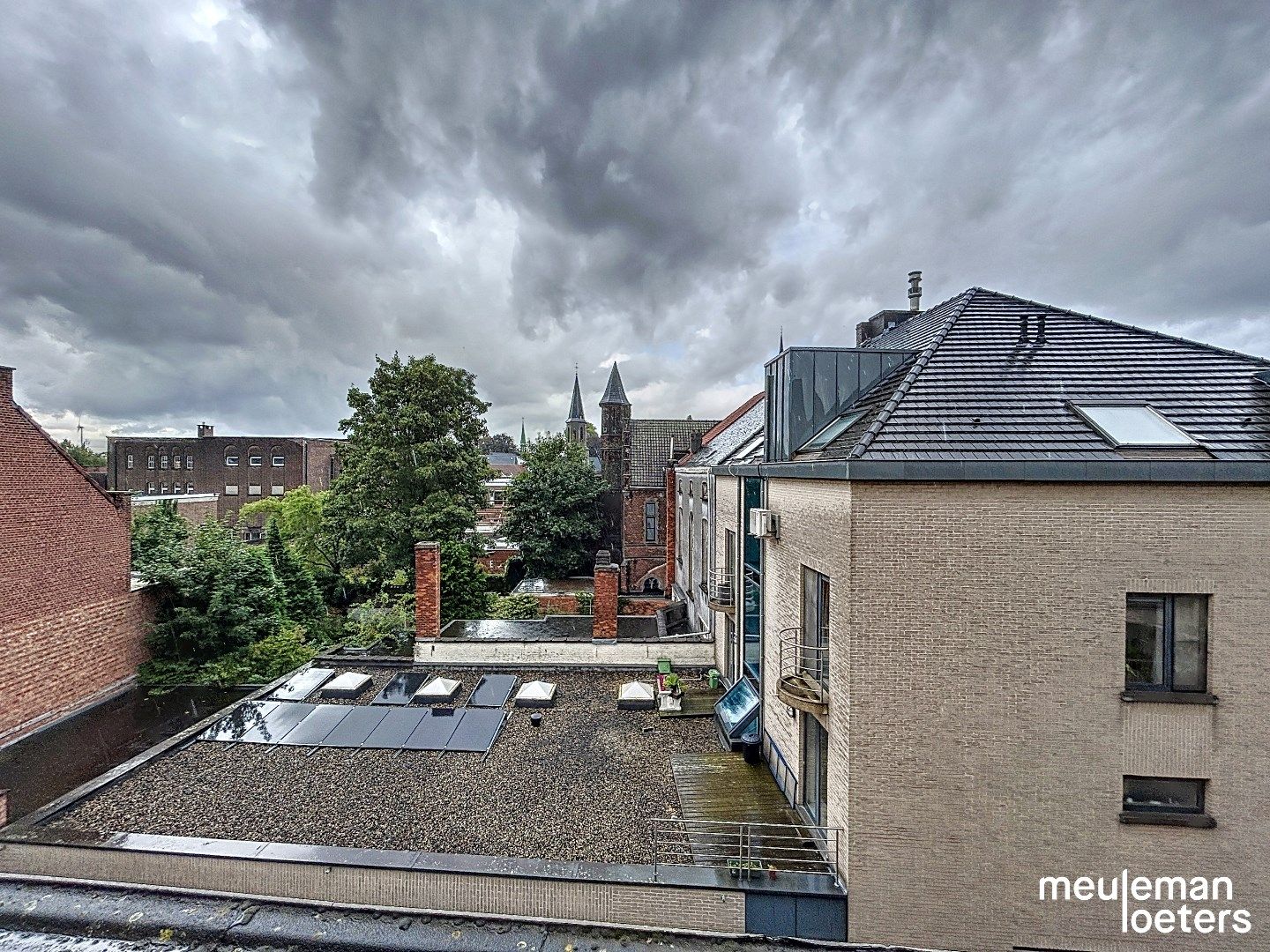 Uniek gemeubeld duplexappartement met garage  foto 17