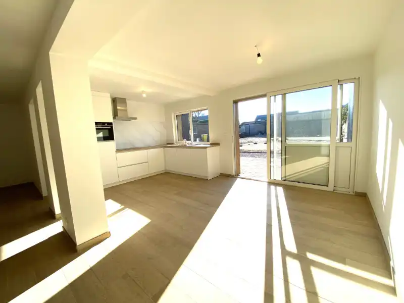 GROOT GV APPARTEMENT (+-117m²) (!!! reg. rechten van toepassing/GEEN BTW!!!)  +autostp + tuin en buitenberging foto 12