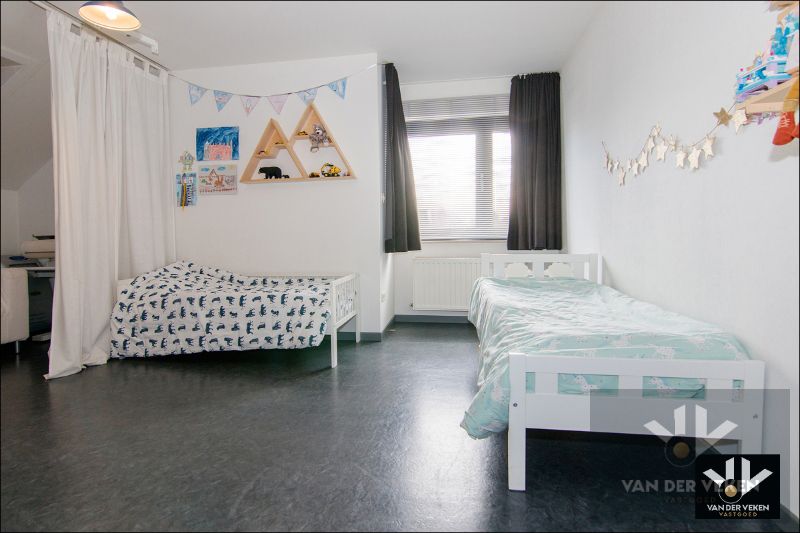 TWEEWOONST MET PAARDENSTALLEN EN WEILAND OP RUIM PERCEEL 37A21CA IN LANDELIJKE OMGEVING foto 43
