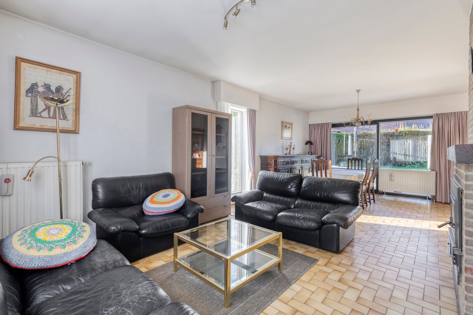 Leemans Immobiliën stelt u  deze centraal, maar toch bijzonder rustig gelegen woning in Dilbeek voor! foto 3