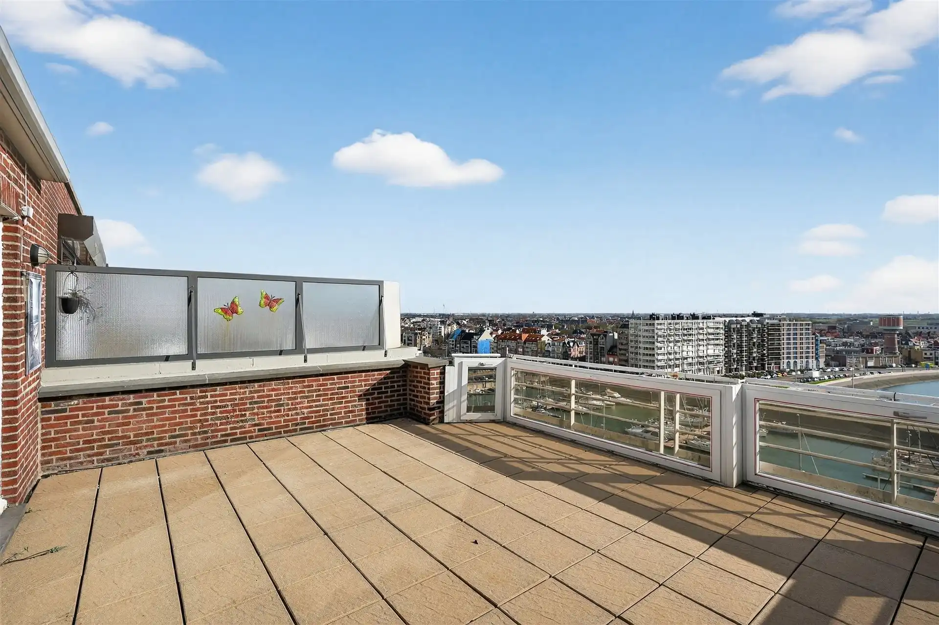 Hoofdfoto van de publicatie: JACHTHAVEN / GROTE TERRASSEN