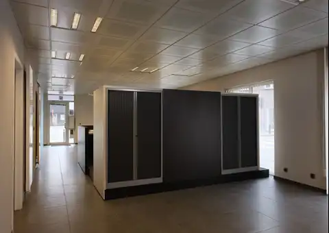 Centraal gelegen gelijkvloerse kantoorruimte te Aalst foto 4