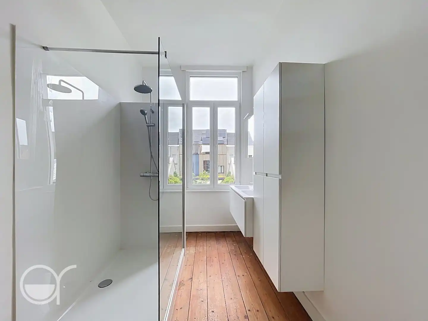 Opgefriste rijwoning met 2 slaapkamers en tuin foto 4