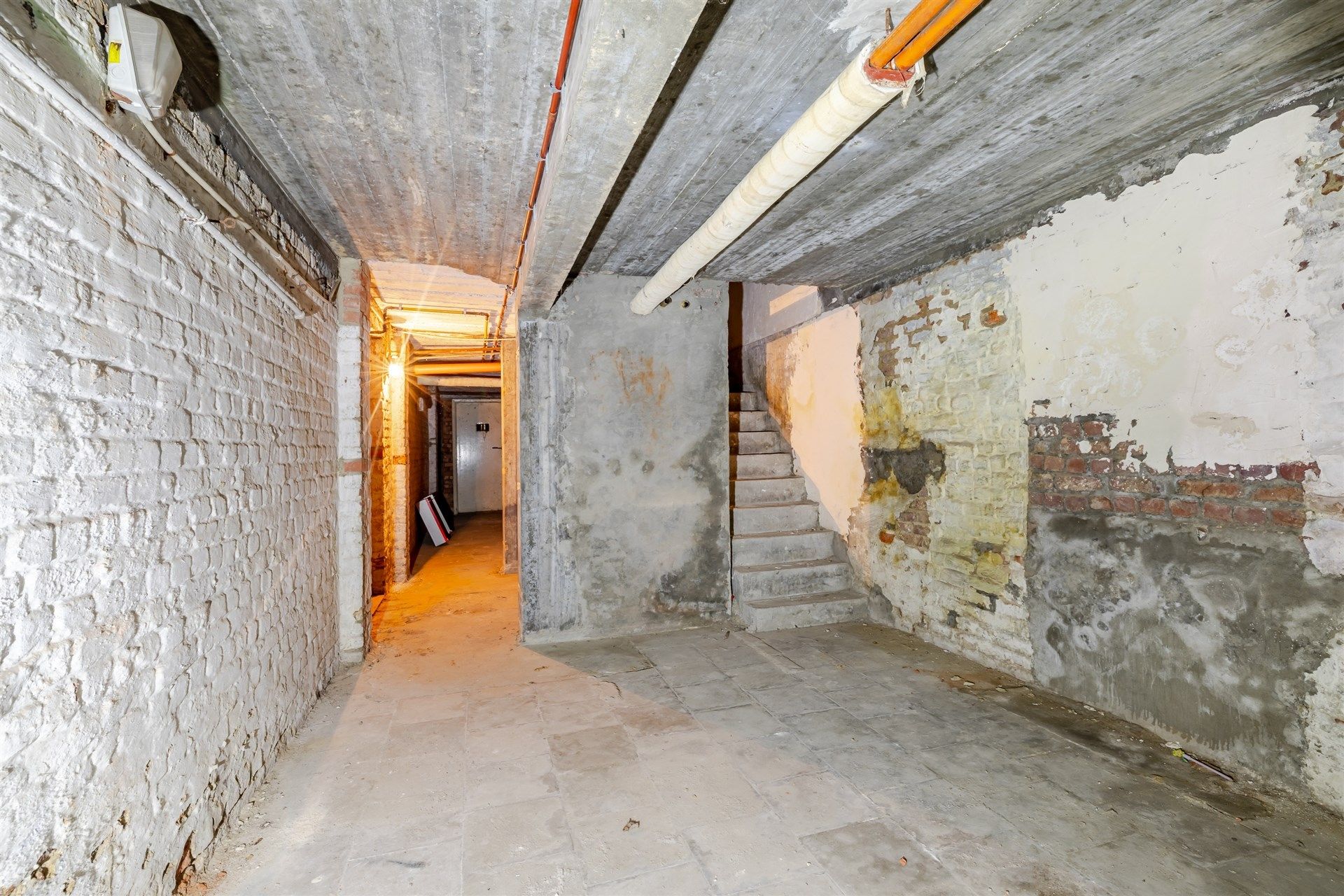 Ruime stadswoning met 4 slaapkamers en tuin foto 17