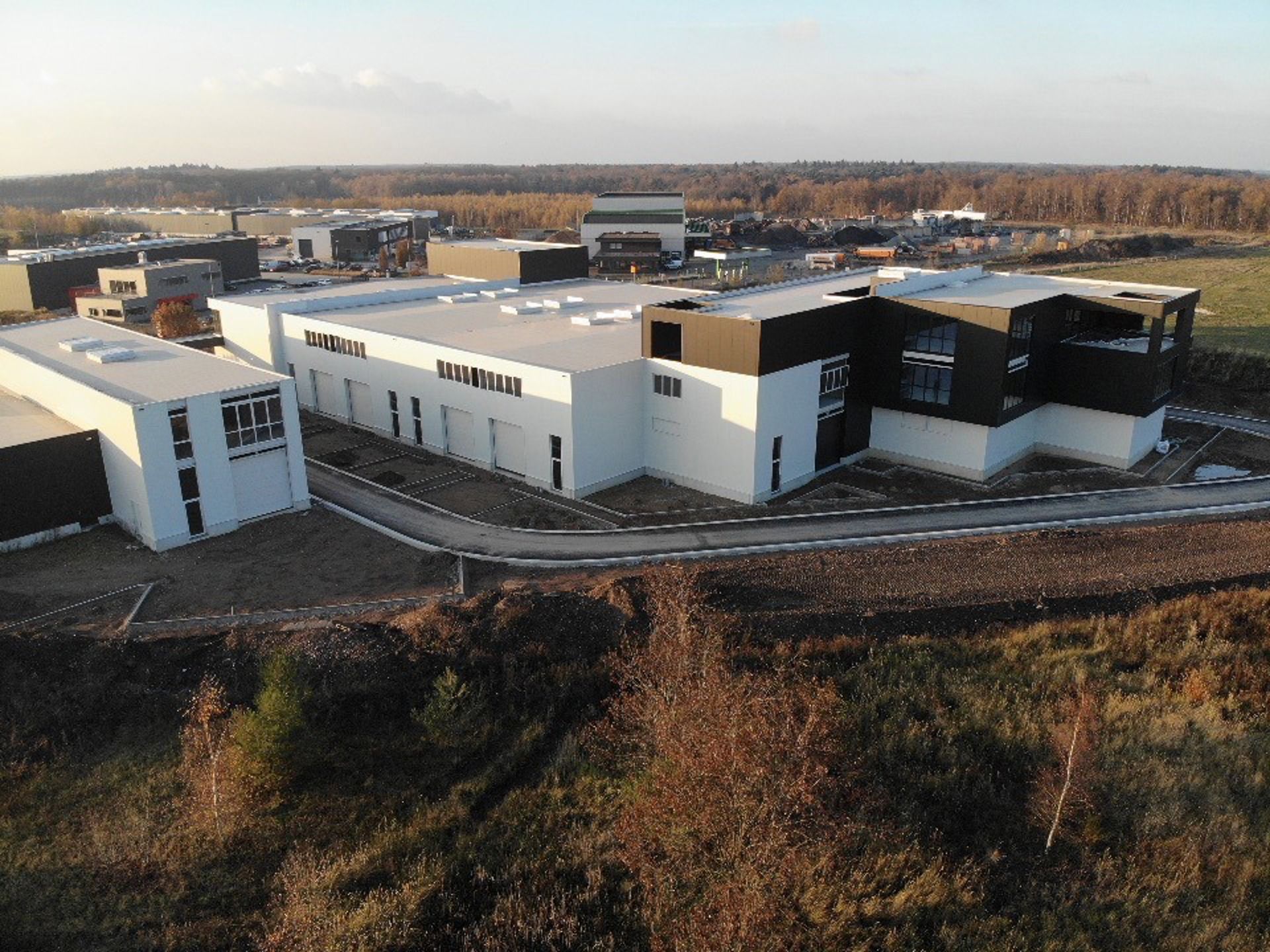 TE KOOP GENK: KMO-unit | kantoren | woonst - Kompellaan foto 7