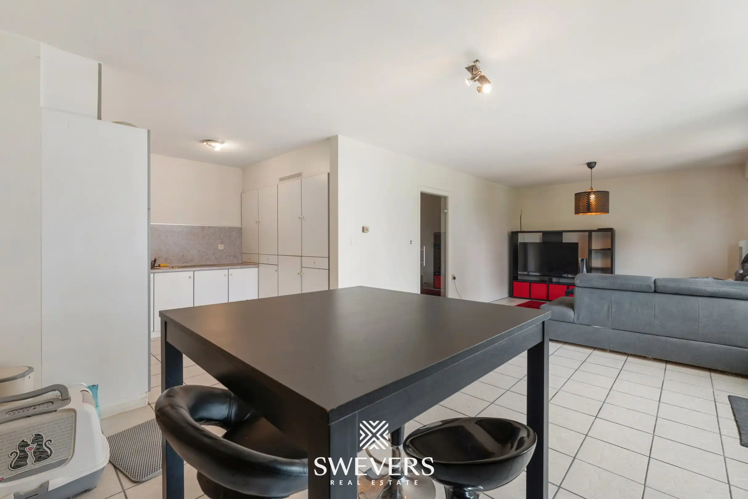 Appartement met 2 slaapkamers, terras en garagebox nabij centrum Beringen foto 8