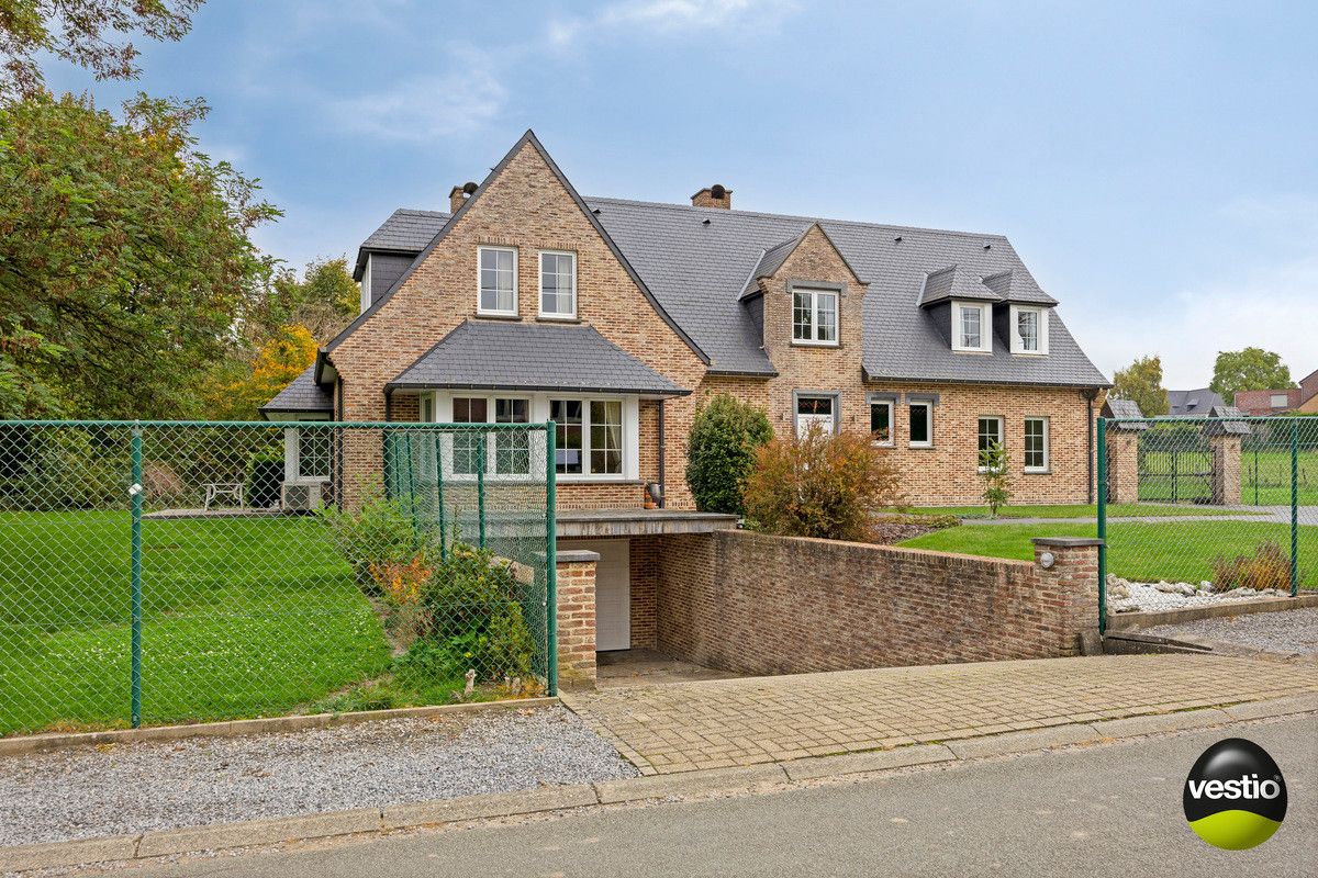 RUSTIG GELEGEN RUIME VILLA MET 5 SLK OP RIANT PERCEEL VAN 18A61CA IN STADSRAND TONGEREN. foto 58