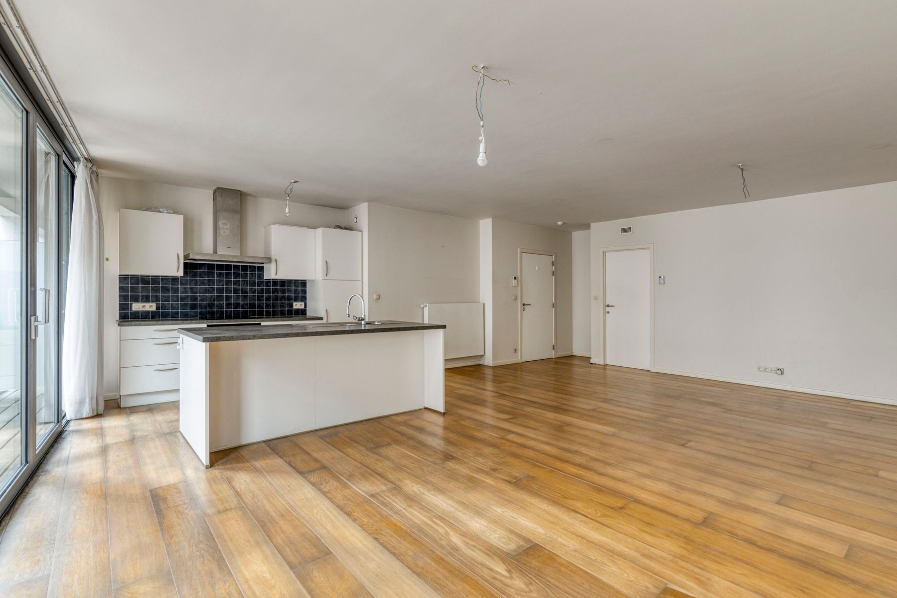 3 slaapkamers, 2 terassen en STAANPLAATS INBEGREPEN IN PRIJS foto 4