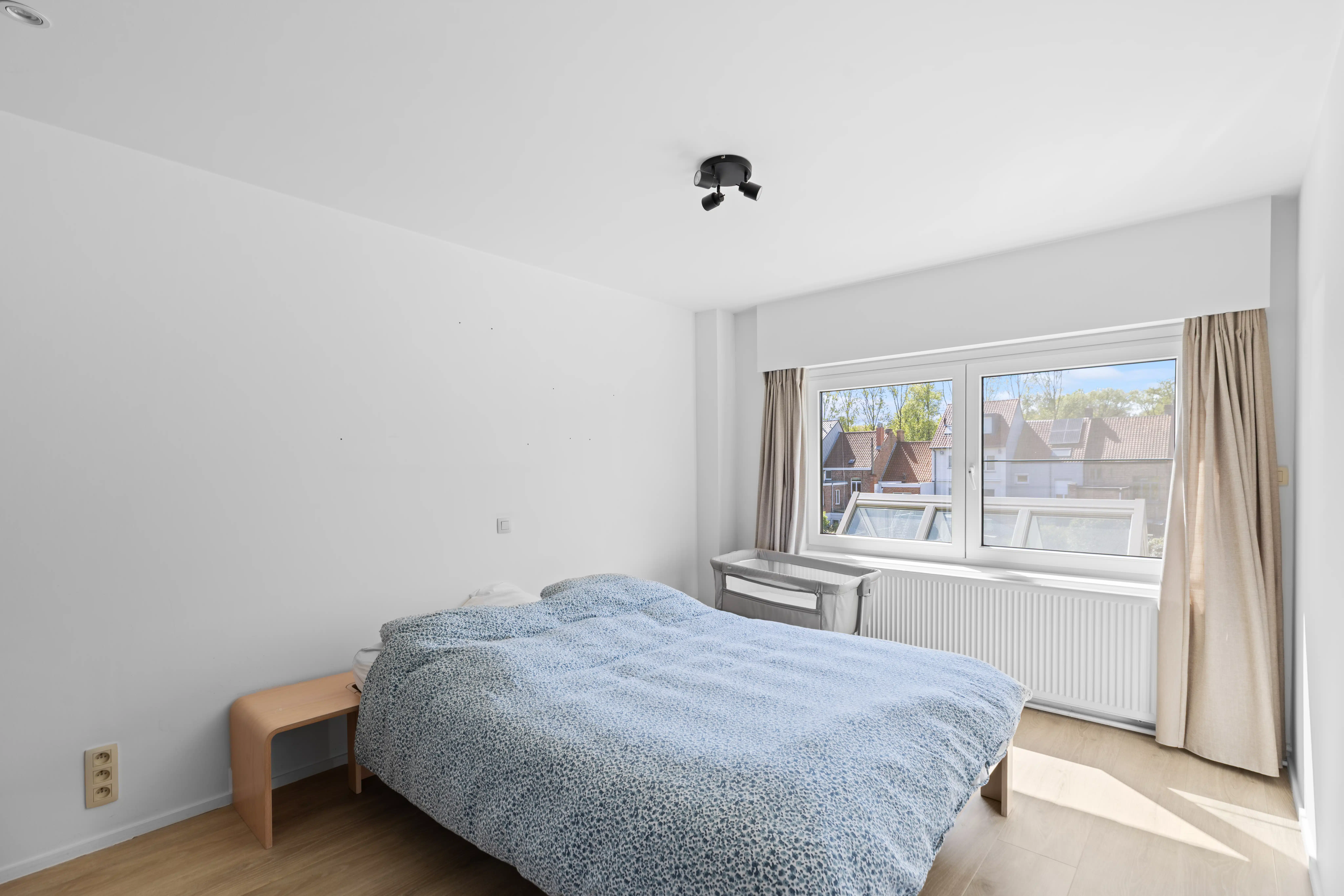 Instapklare gezinswoning met tuin en garage foto 8