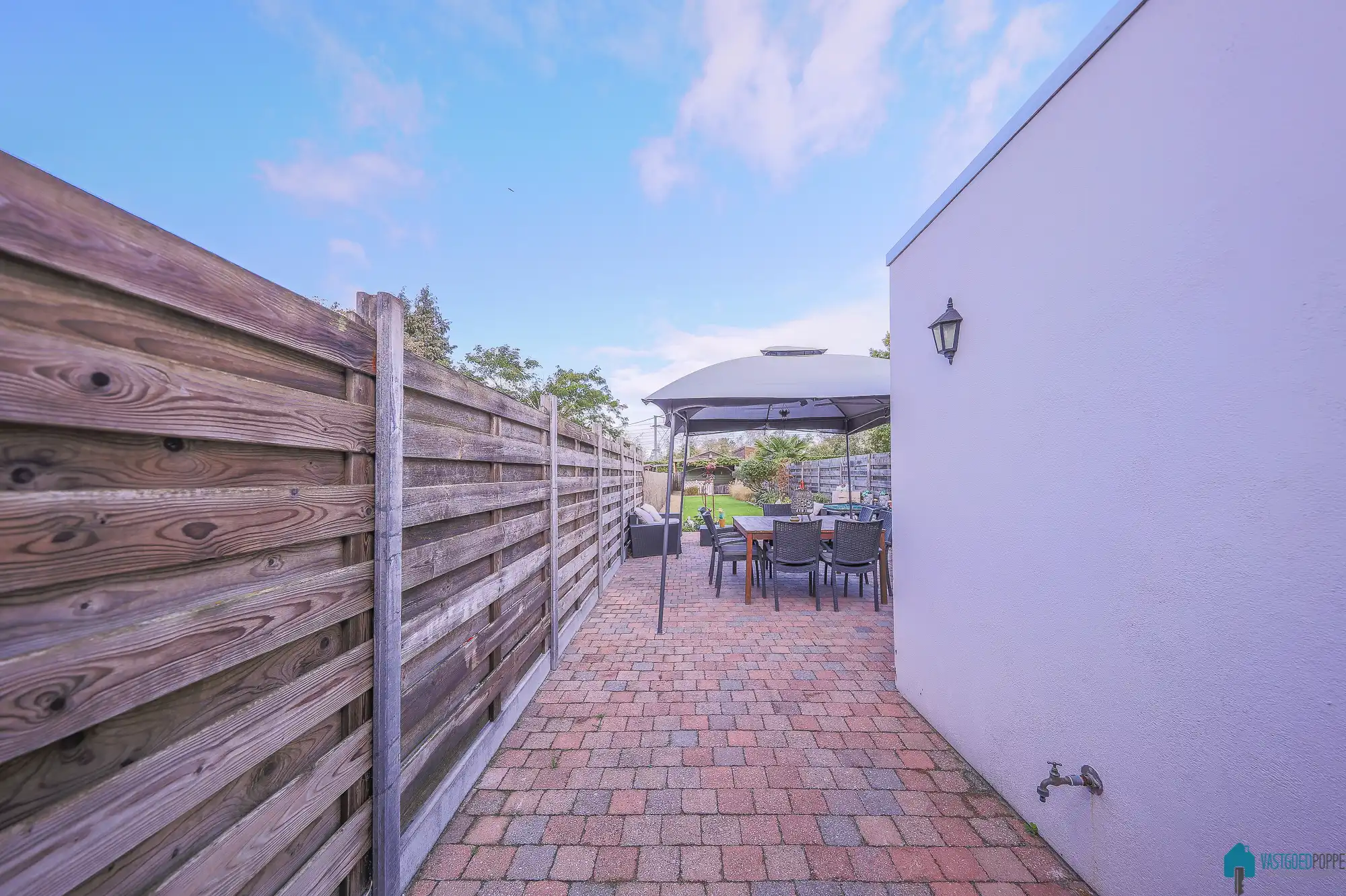 Gerenoveerde ééngezinswoning met tuin foto 13