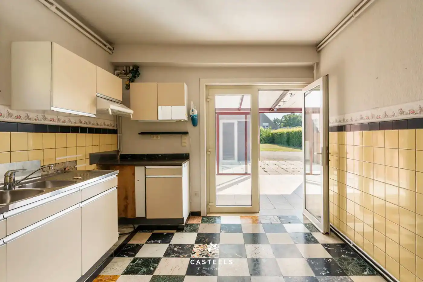 Woning met ruim werkatelier op 1.009 m² in centrum Lochristi foto 17