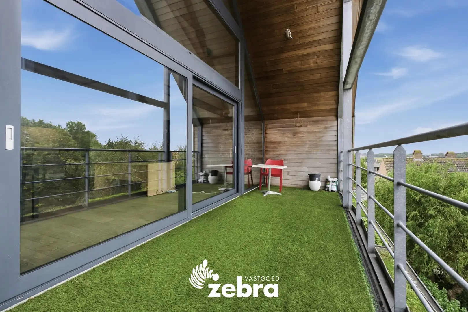 Unieke instapklare loft met twee ruime terrassen, garage en privatieve parkeerplaats in Ardooie! foto 8