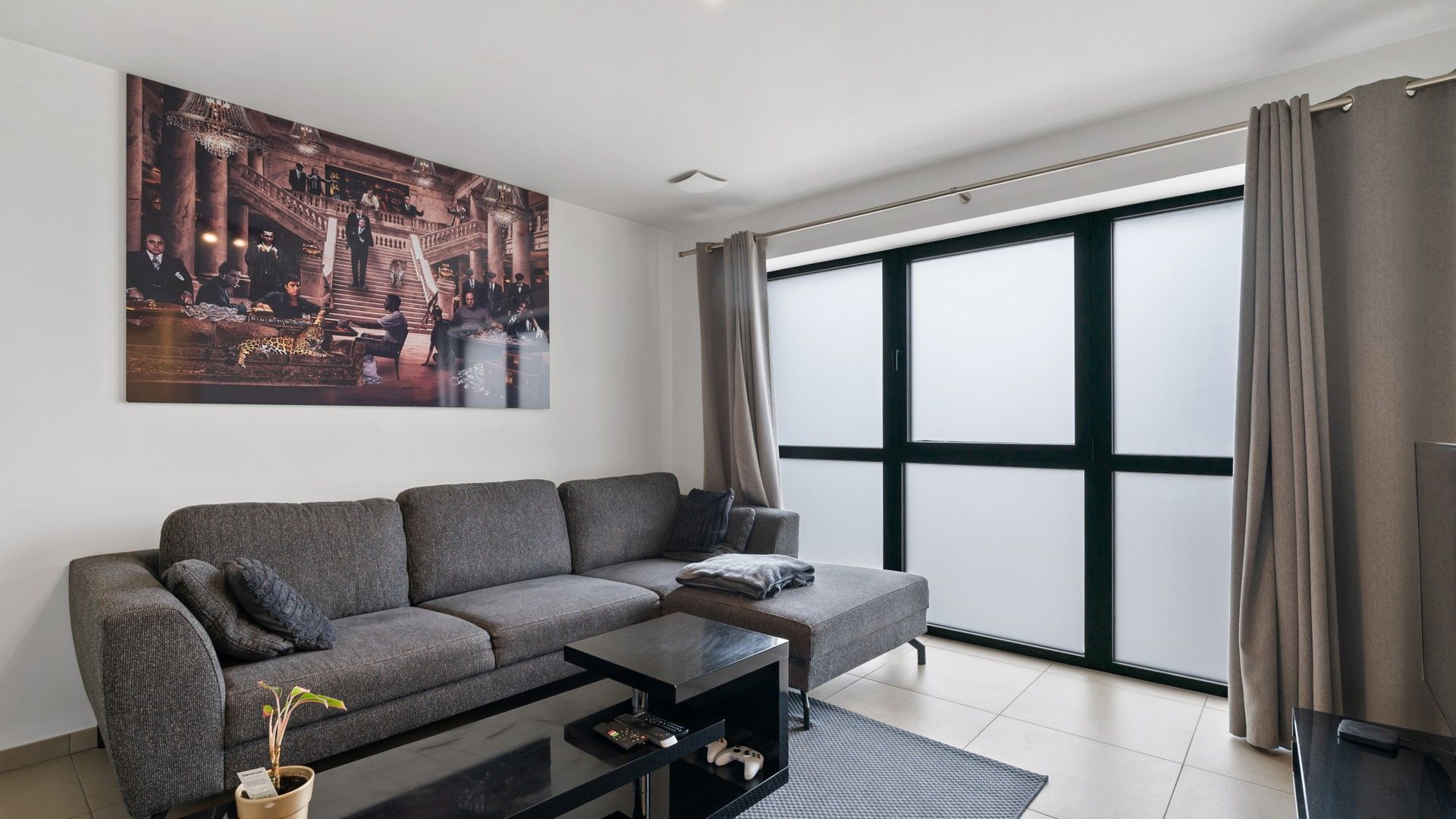 Instapklaar 2SLPK appartement op gunstige ligging in Genk foto 4