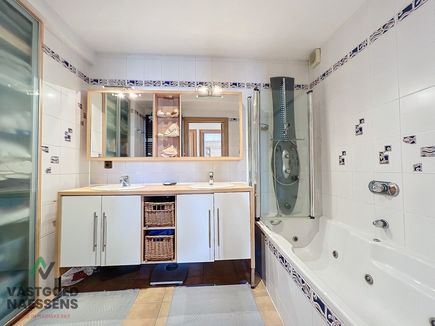 SCHITTEREND HOEK-APPARTEMENT MET PANORAMISCH ZICHT foto 15