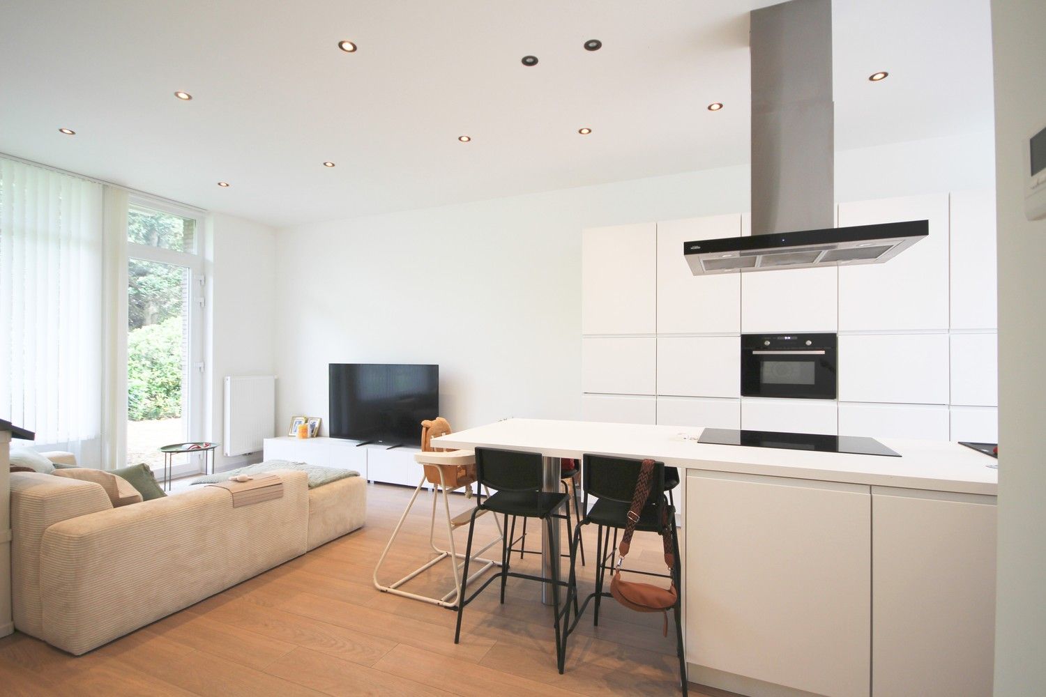 Gelijkvloers appartement met staanplaats en kelder! foto 9