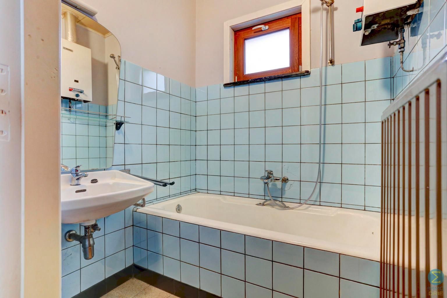 Te renoveren vrijstaande woning met 4 slpks op 898m² grond. foto 13