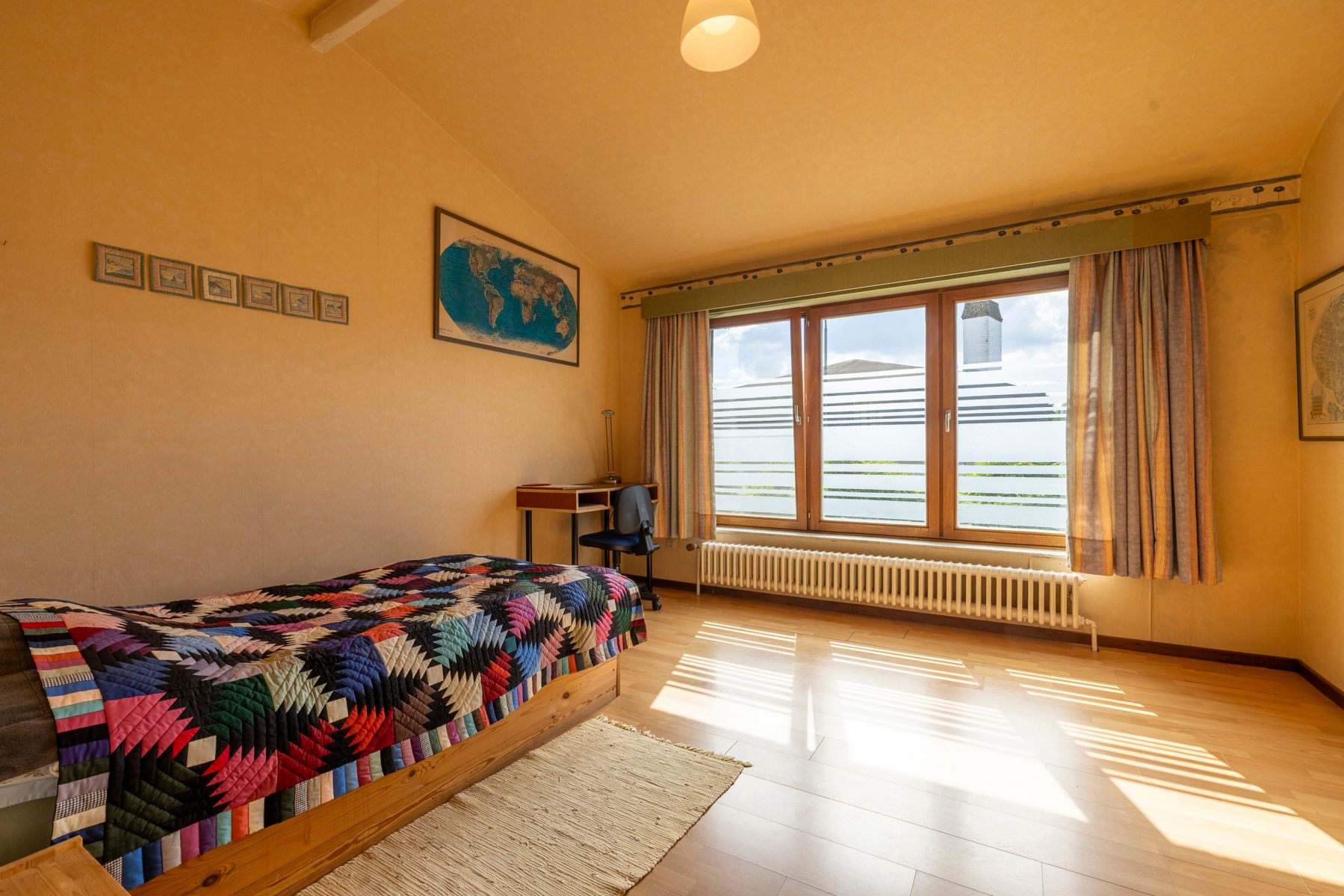 Villa met 4 slaapkamers, grote tuin en garage te koop! foto 15