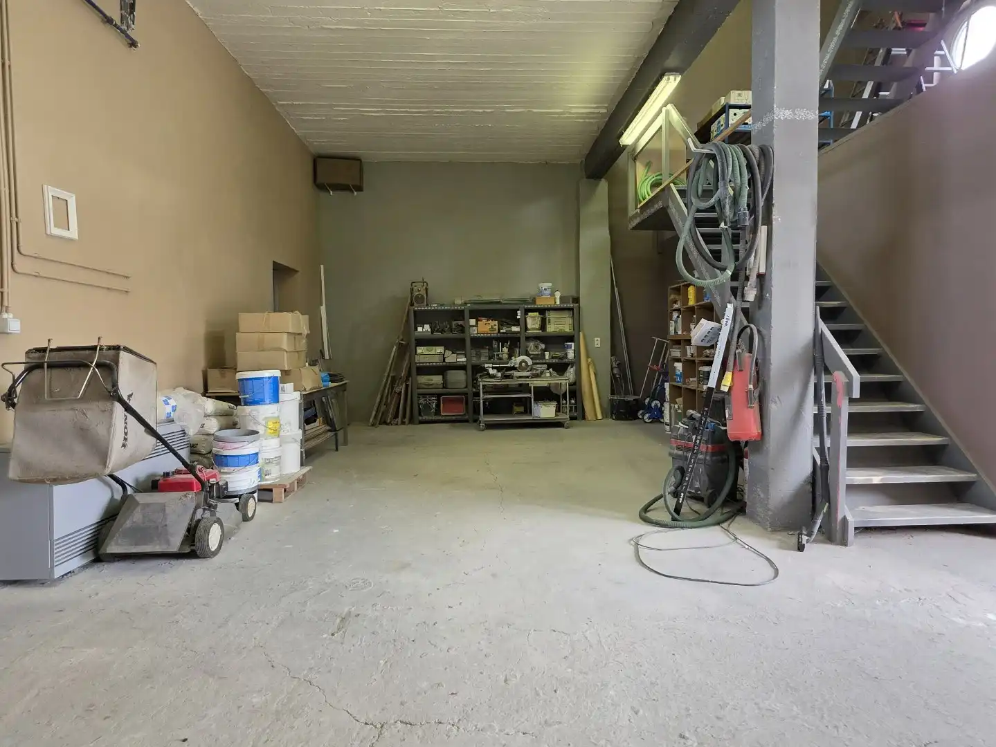 Vlot bereikbaar atelier/opslagruimte te koop foto 6