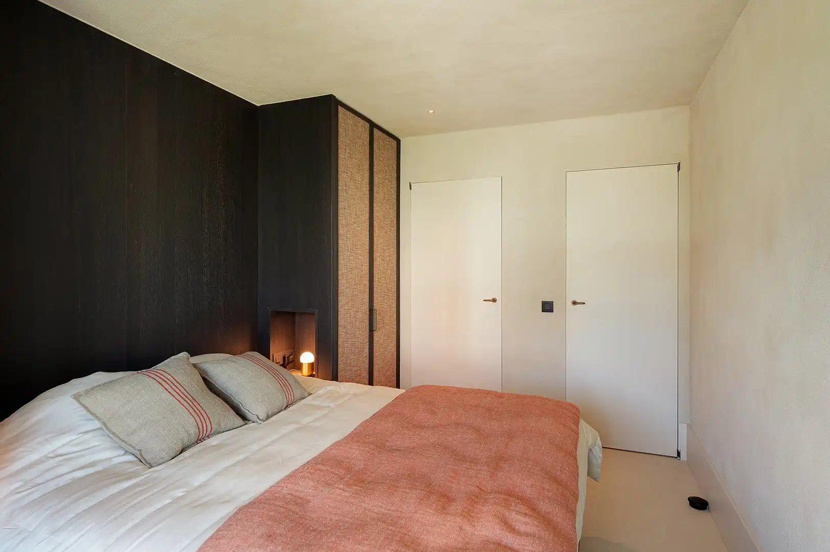 Stijlvol gerenoveerd appartement op toplocatie in het Zoute. foto 22