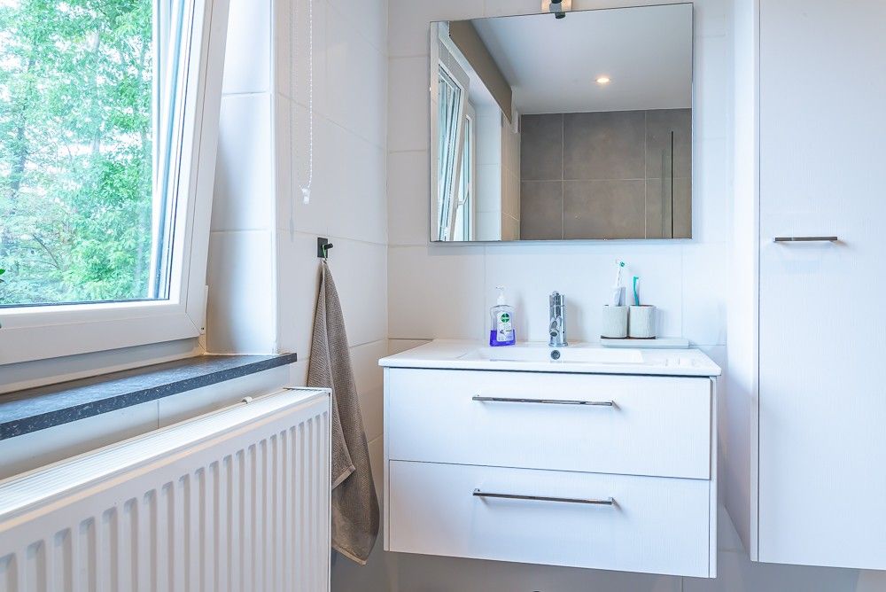 Charmante gerenoveerde woning op toplocatie in Neerharen (Lanaken) foto 38