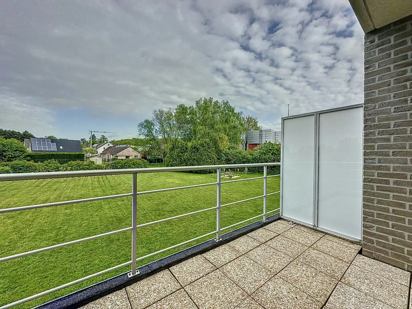 Instapklaar appartement met terras en garagebox! foto 11