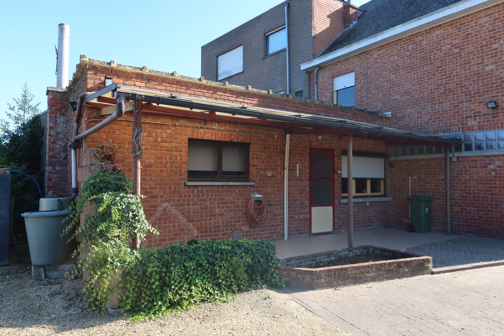 Op te frissen woning met 3 slk en tuin foto 21