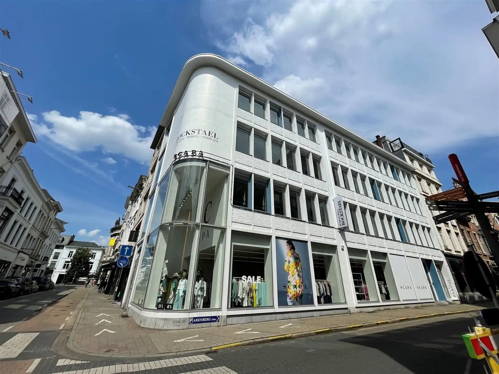 Instapklare kantoren in de theaterbuurt in Antwerpen foto {{pictureIndex}}