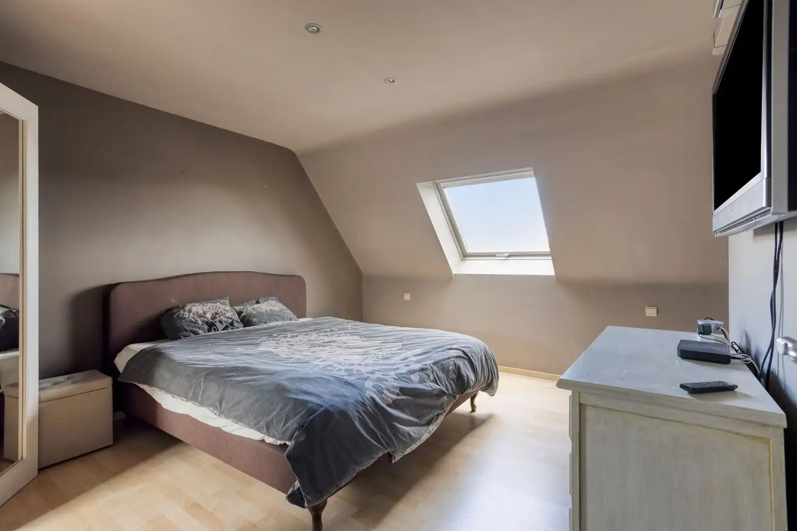 Ruim duplex appartement met 3 slaapkamers foto 16