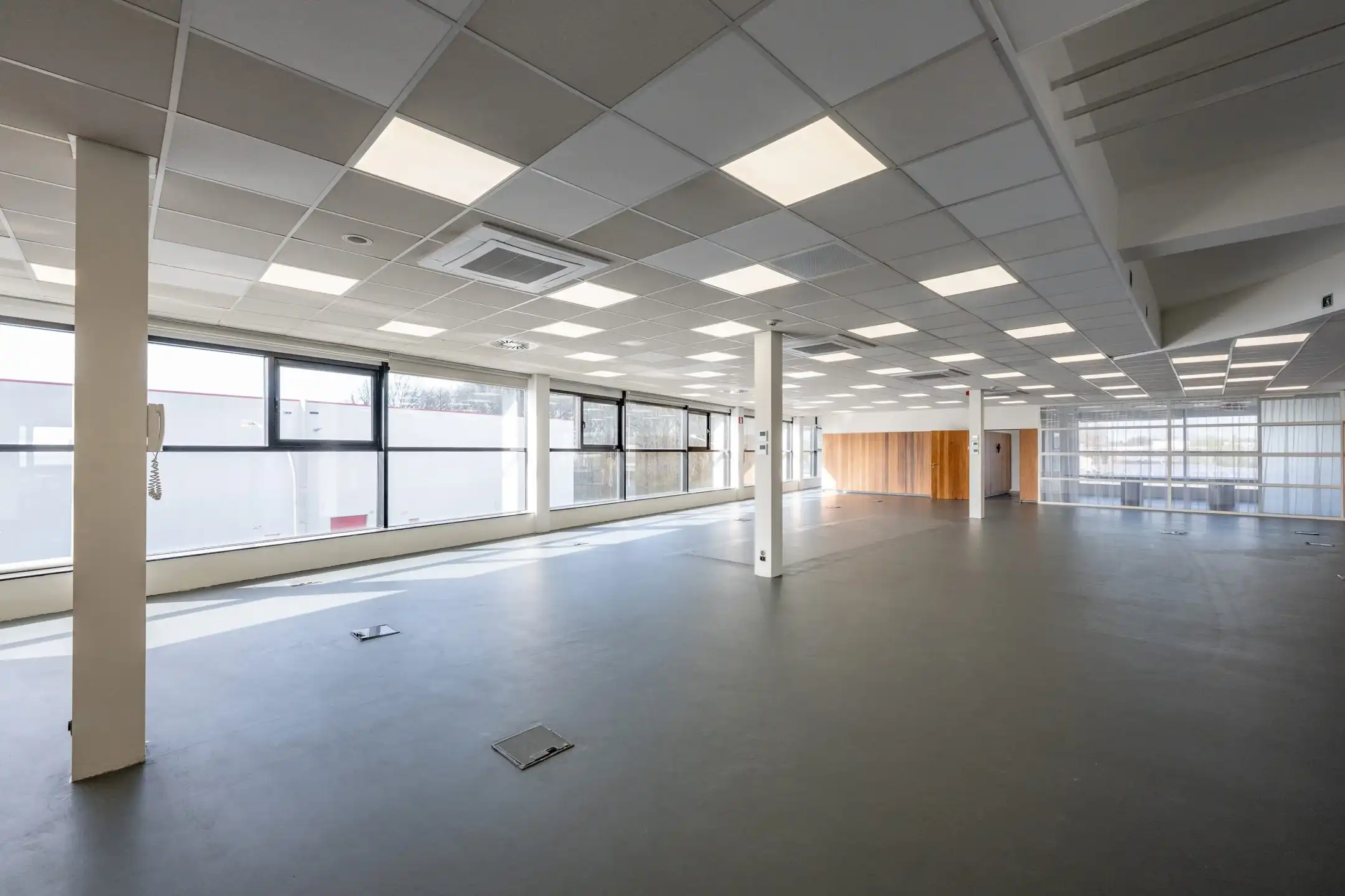 TE HUUR Bedrijfsgebouw te Wilrijk foto 16