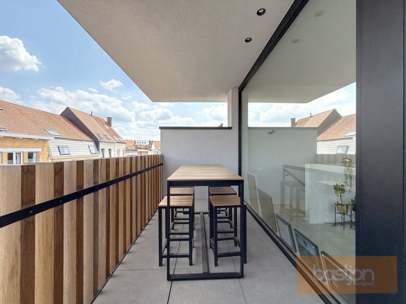 🏡 Uniek triplex appartement te huur in hartje Kortrijk! foto 14