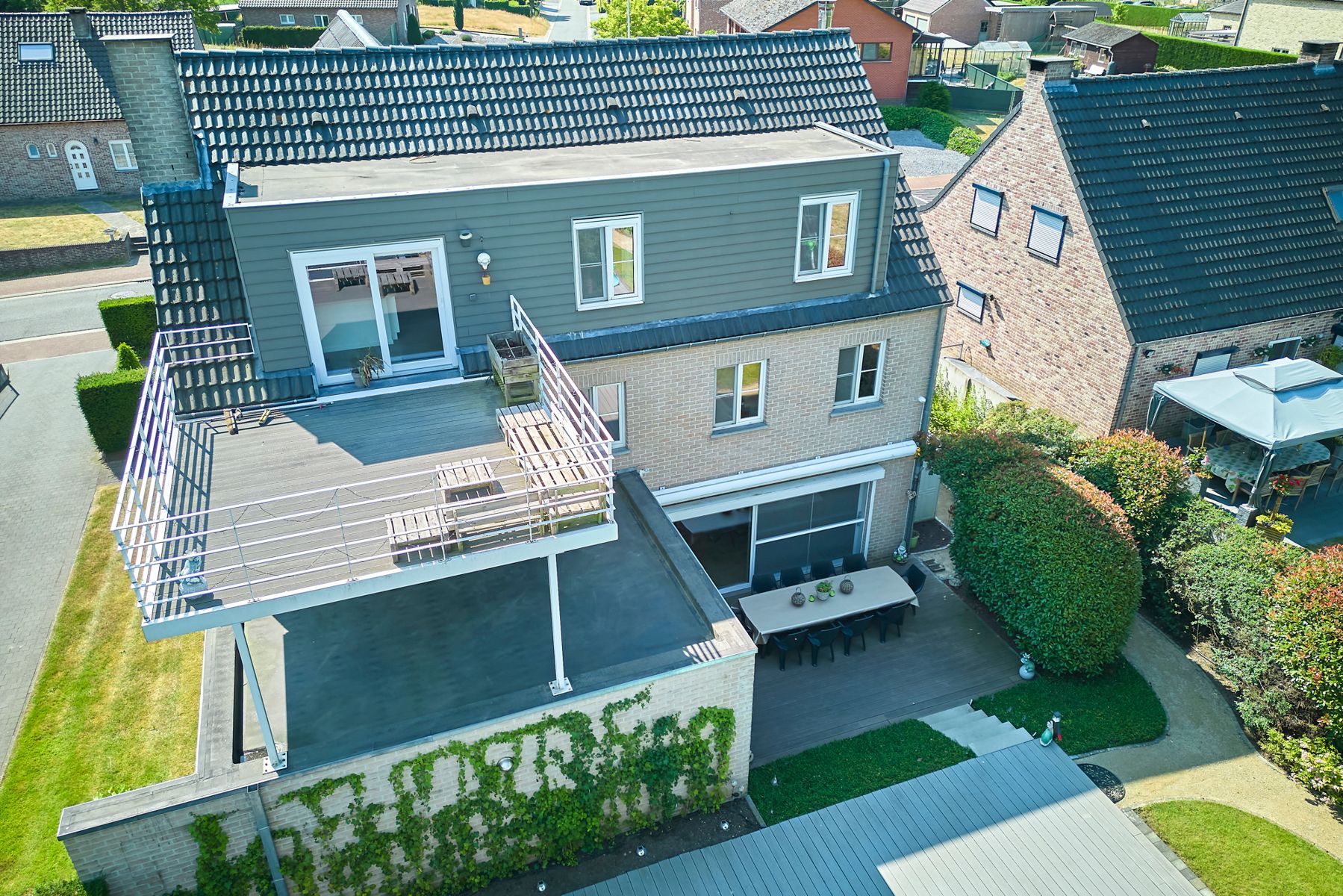 Exclusieve woning met handelzaak,appartement, zwembad en lift. foto 7