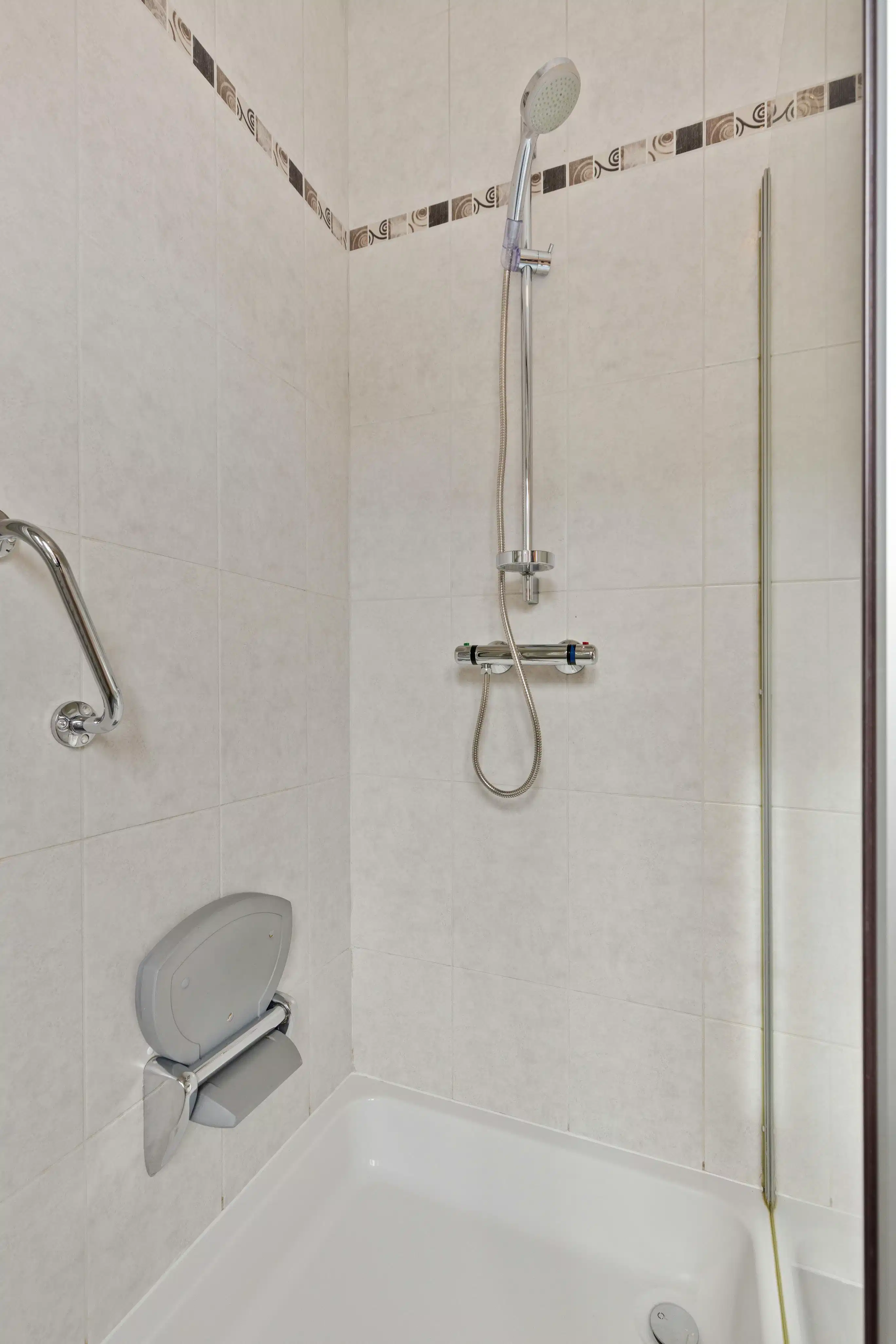 Instapklaar gelijkvloers app met terras en autostaanplaats! foto 9