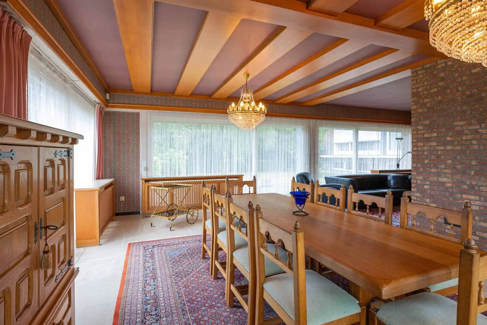 Ruime op te frissen split level villa met grote tuin op 23are20 foto 5