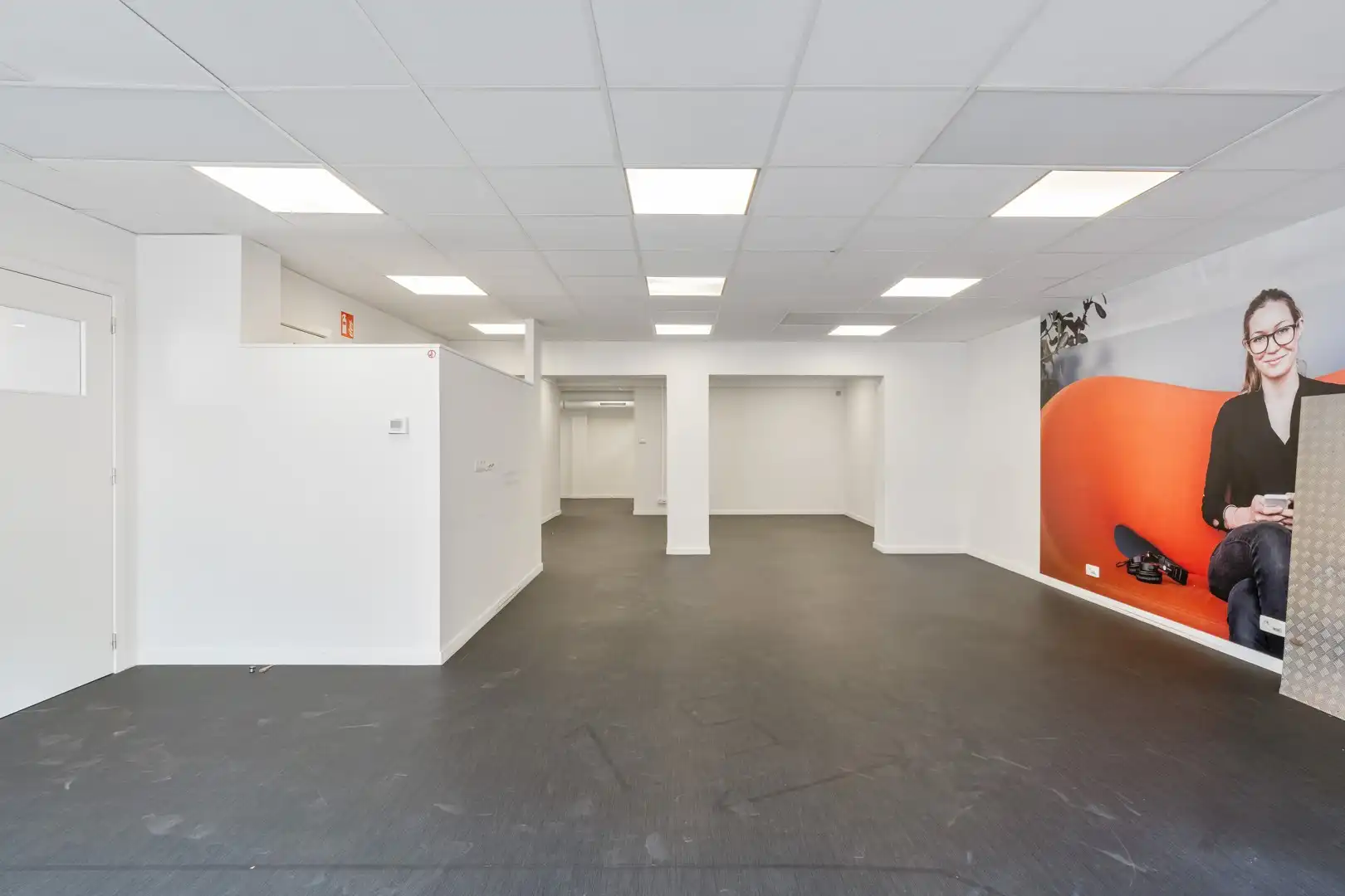 EXCLUSIEVE KANS: HANDELSGELIJKVLOERS TE KOOP IN DE VERNIEUWDE VREDELAAN, HOUTHALEN-HELCHTEREN foto 6