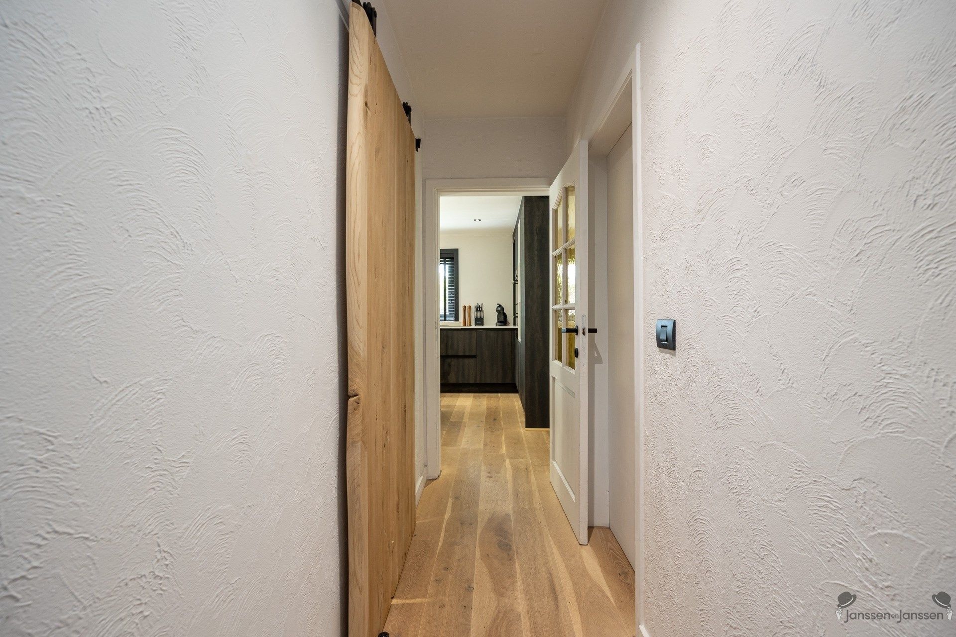 Charmante gerenoveerde woning te Zoersel foto 11