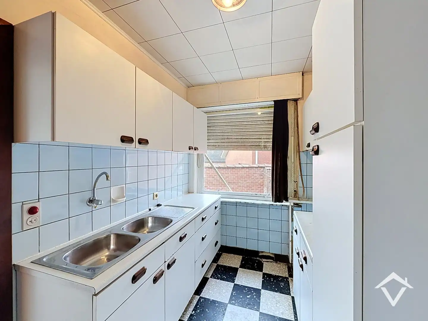 Gelijkvloerse woning met 3 slaapkamers, ruime garage en tuin op een gunstige ligging te Hooglede foto 8