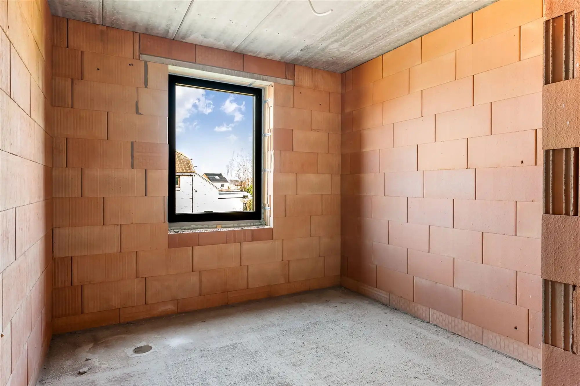 KNAPPE NIEUWBOUWWONING OP ZEER GOEDE LOCATIE TE HASSELT MET ZICHT OP DE ACHTERLIGGENDE WEIDES foto 9