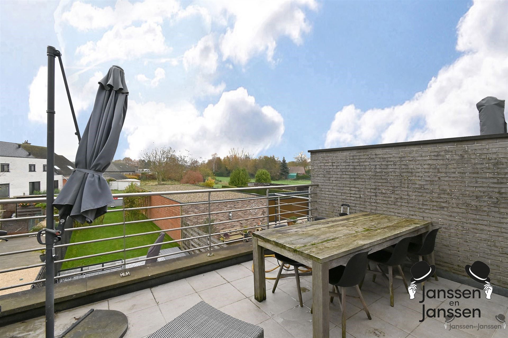 Instapklaar duplexappartement met terras foto 16