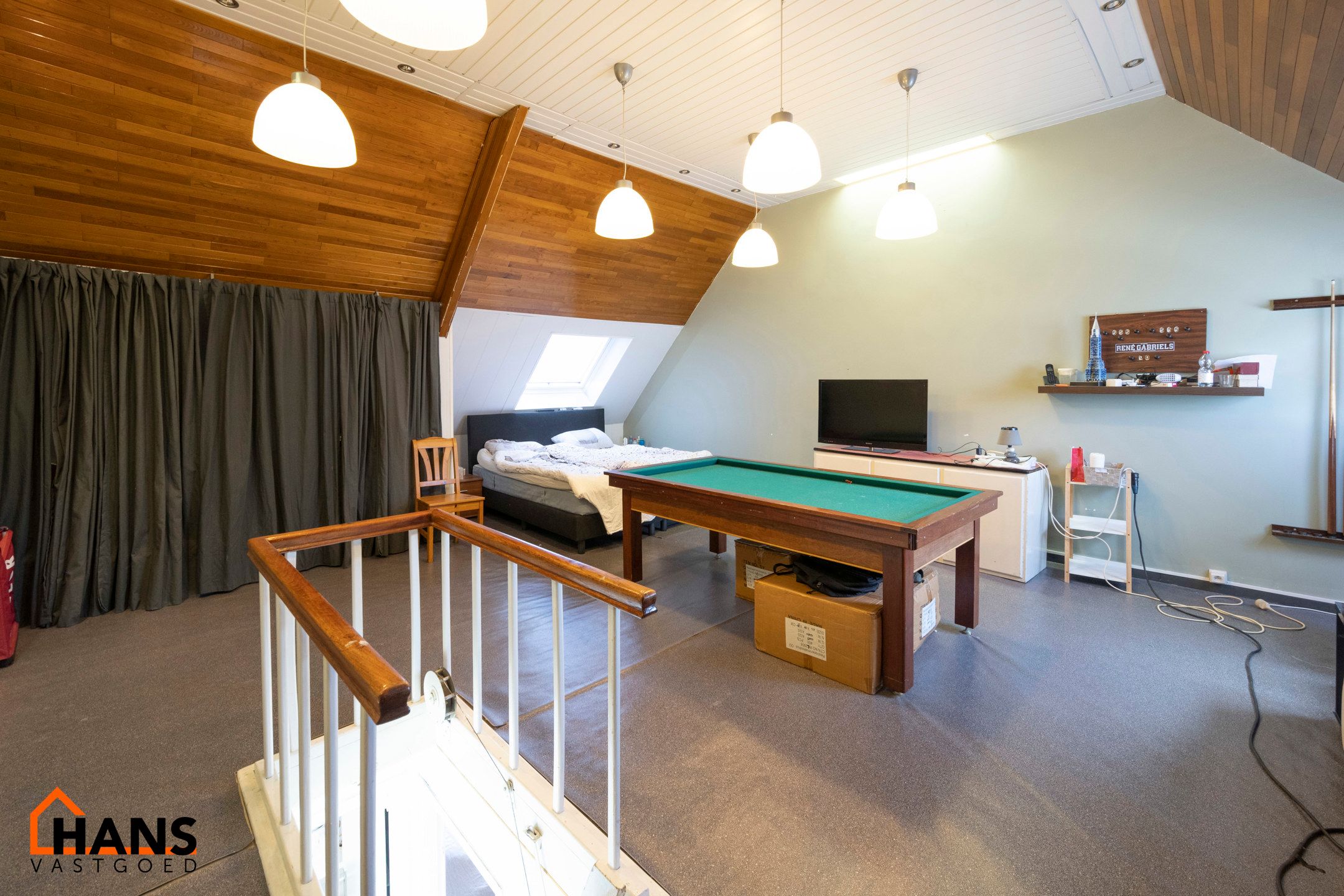 Instapklare halfopen hoekwoning met garage, oprit en tuin. foto 16