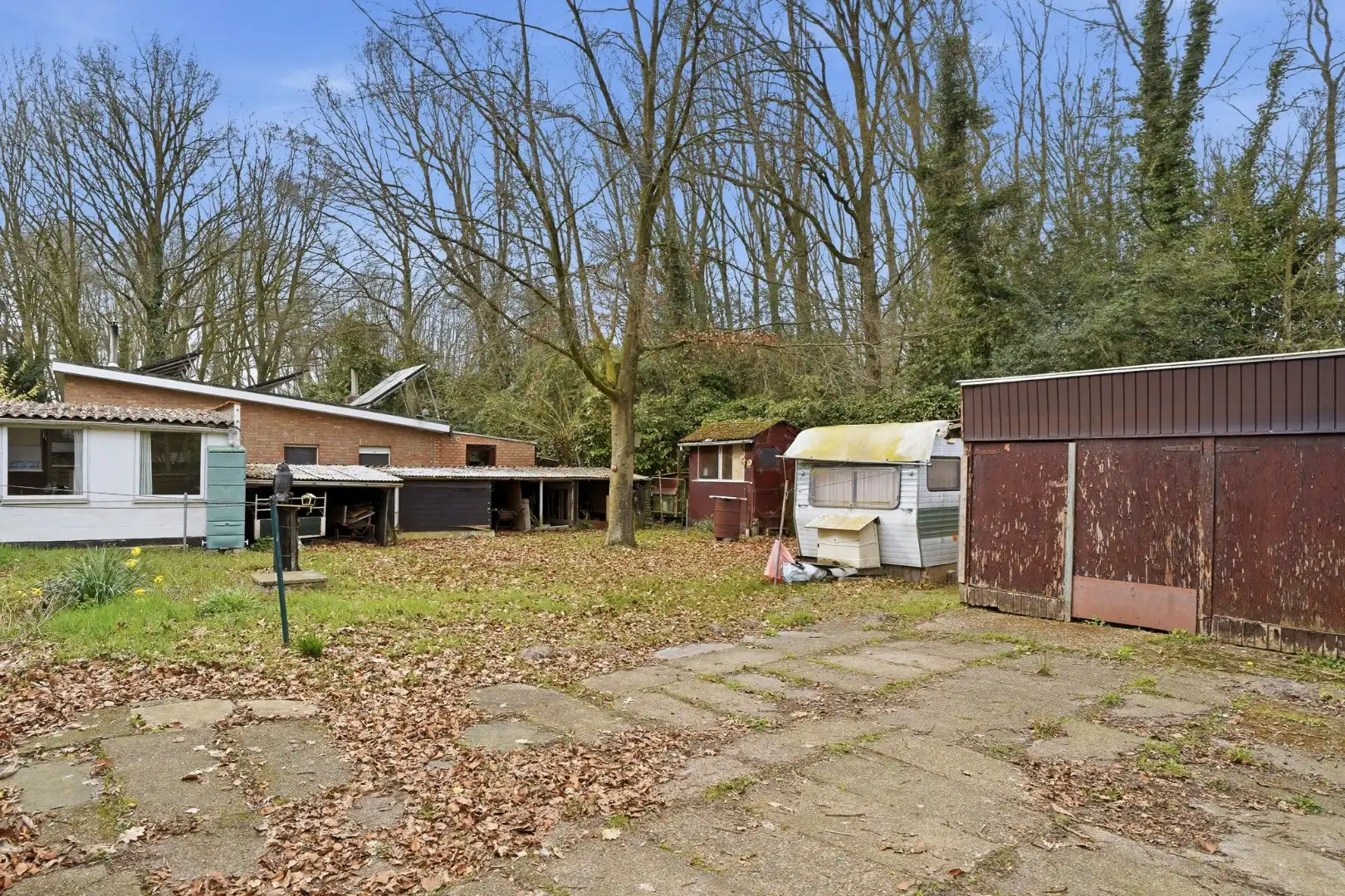 Alleenstaande bungalow op prachtige ligging in het groen foto 16