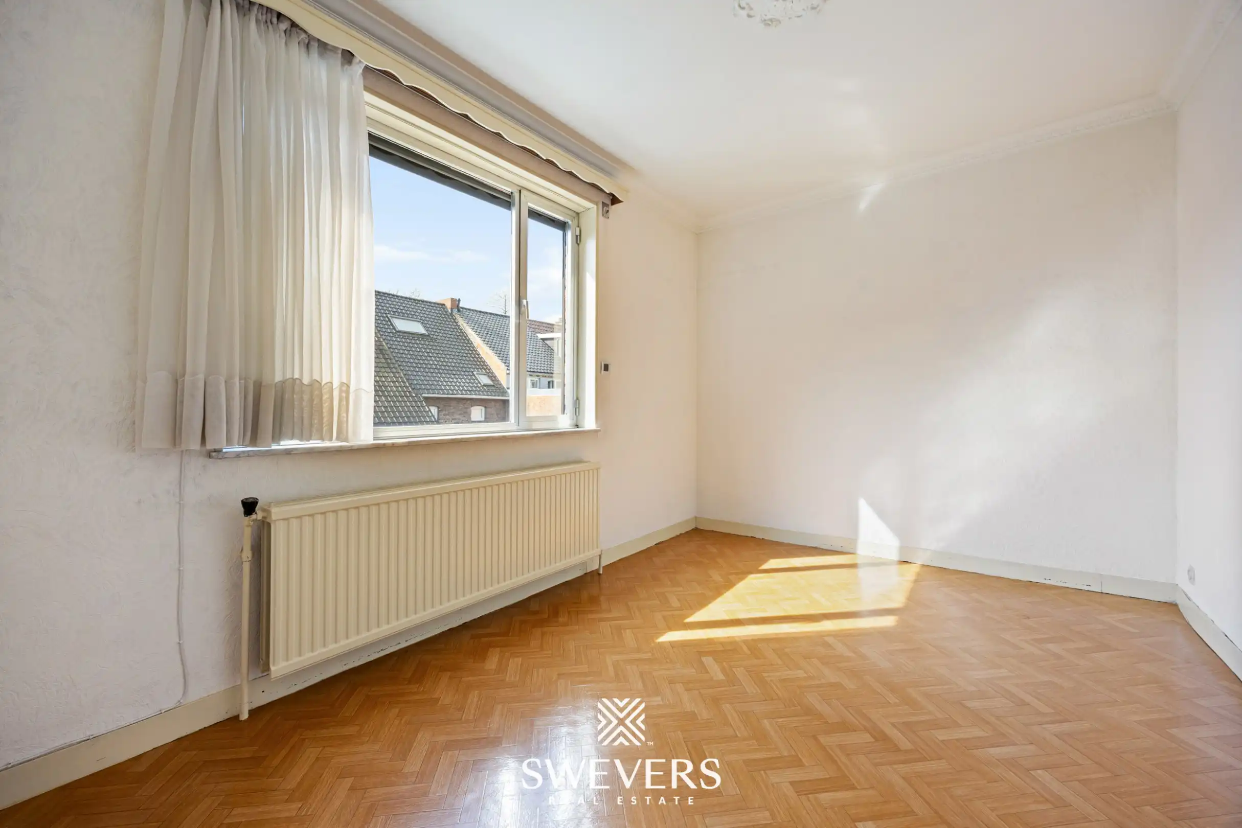 223 m² woonruimte met uitzonderlijke garage van ca. 100 m² nabij centrum foto 8