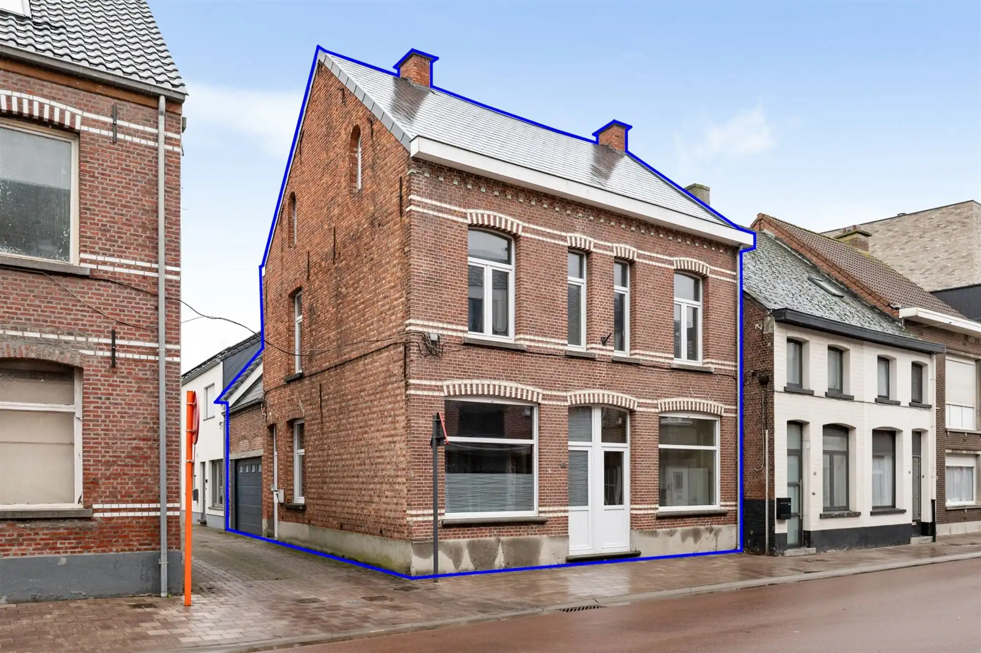 Gemoderniseerde woning met 4 slpks te Putte foto {{pictureIndex}}