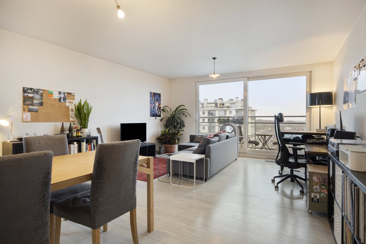 Instapklaar 2-slaapkamerappartement te koop in Berchem foto 3